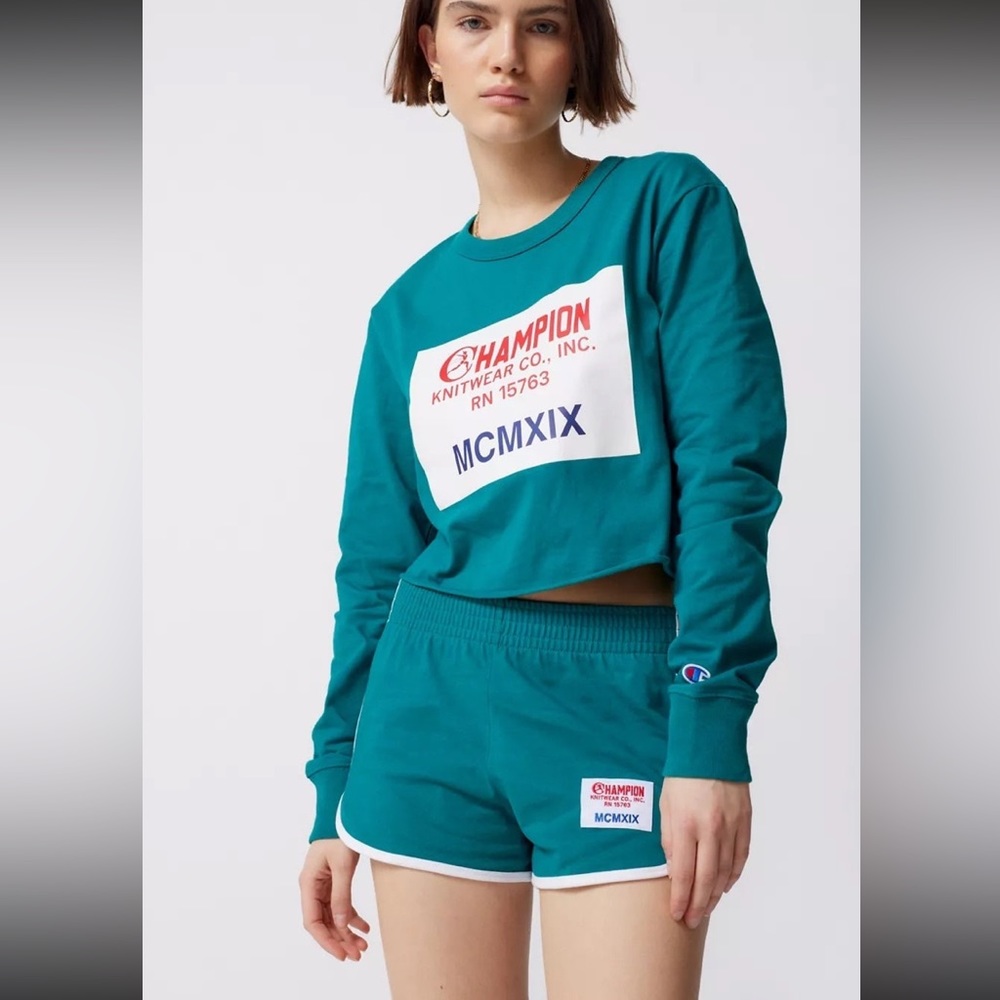 Champion UO Exclusive Heritage Long Sleeve Cropped Tee NWT